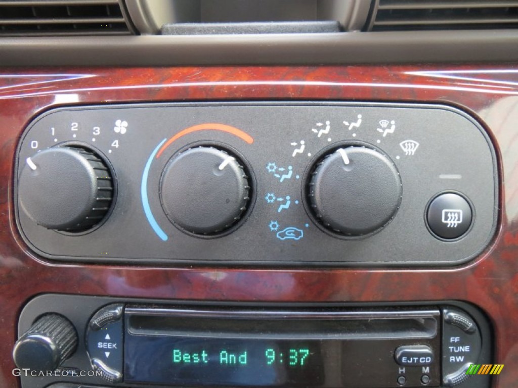 2002 Stratus SE Plus Sedan - Inferno Red Pearl / Sandstone photo #42