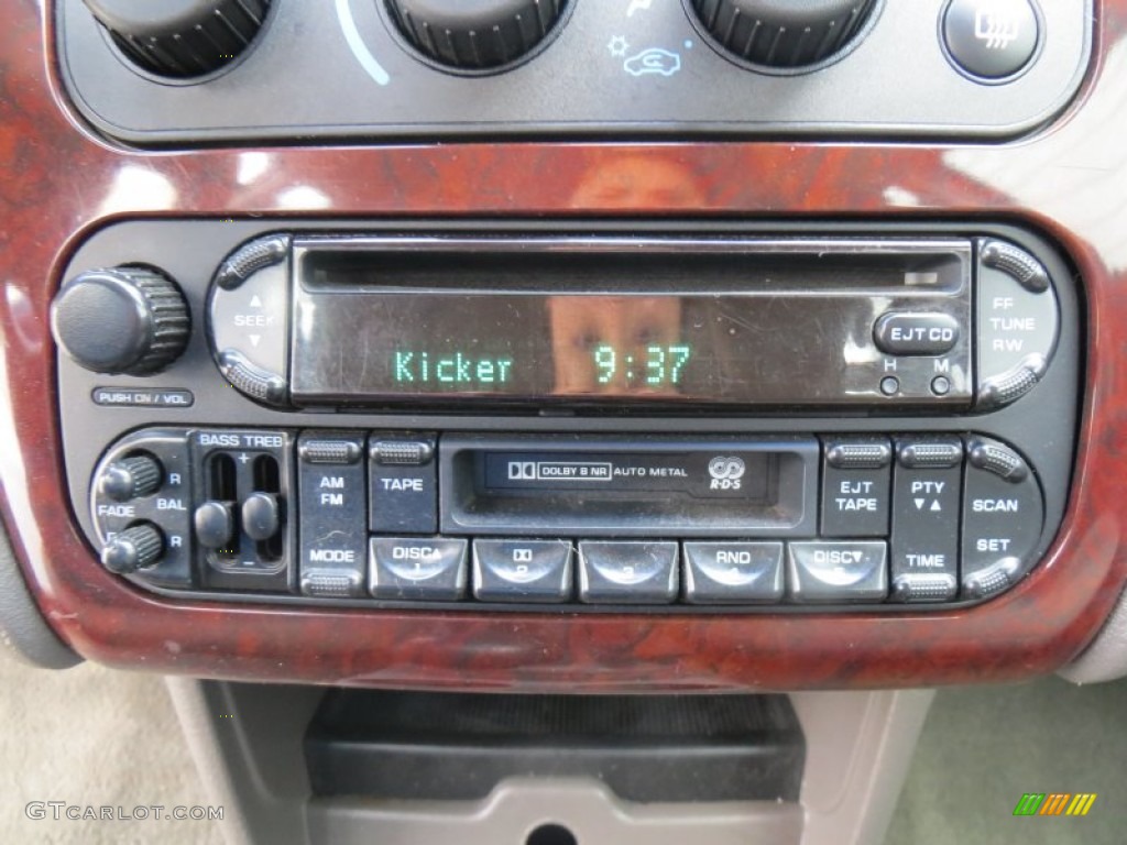 2002 Stratus SE Plus Sedan - Inferno Red Pearl / Sandstone photo #43