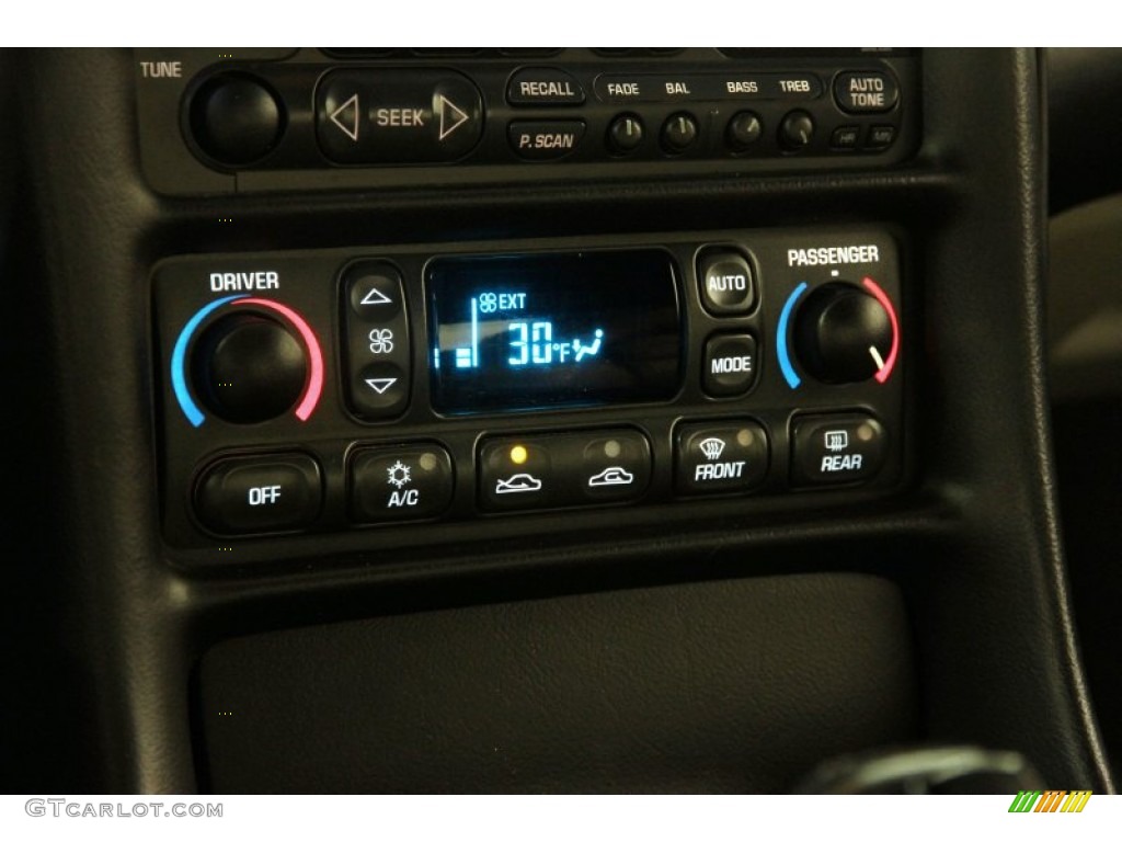 2002 Chevrolet Corvette Coupe Controls Photo #88859209