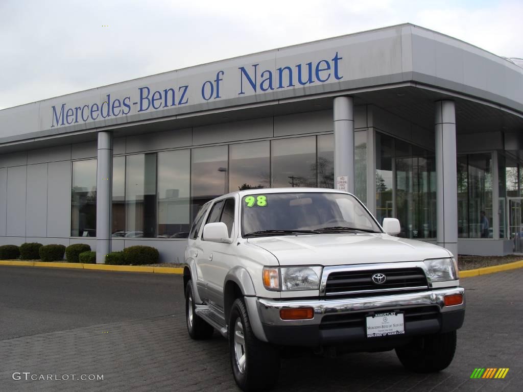 White Toyota 4Runner