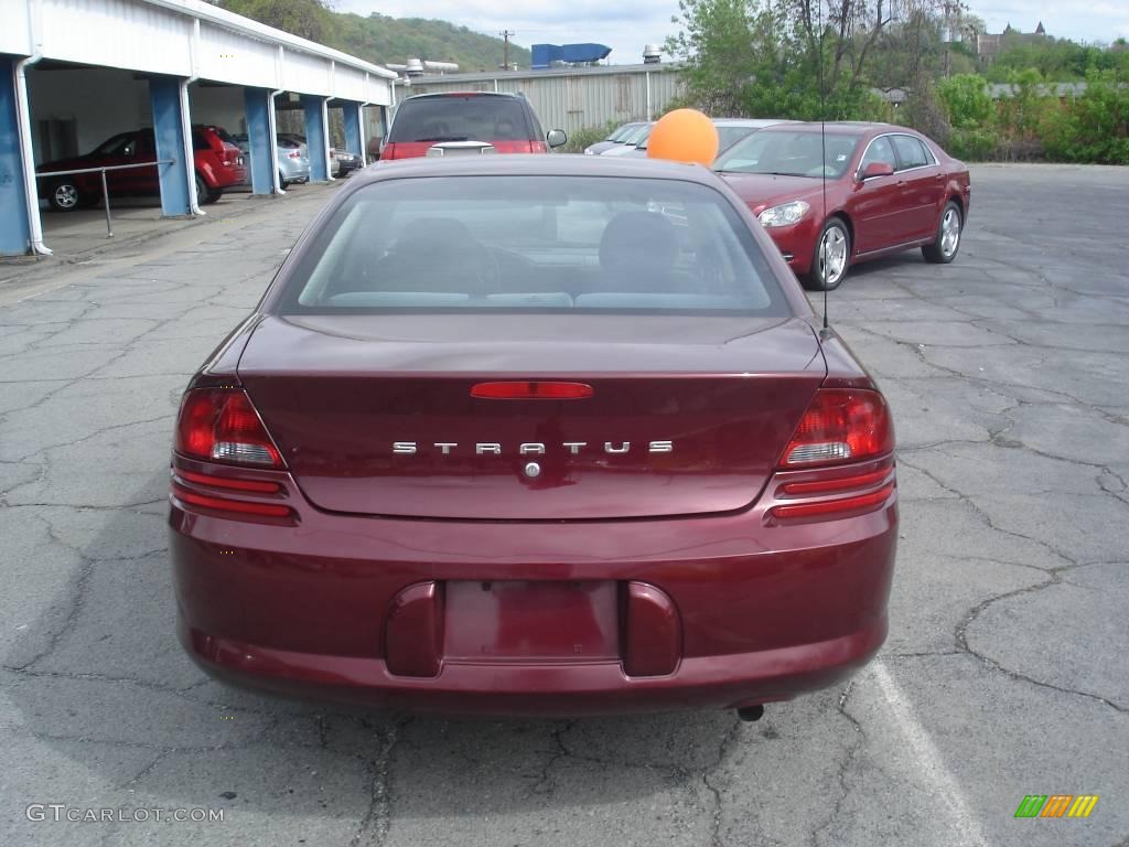 2001 Stratus SE Sedan - Dark Garnet Red Pearl / Dark Slate Gray photo #3