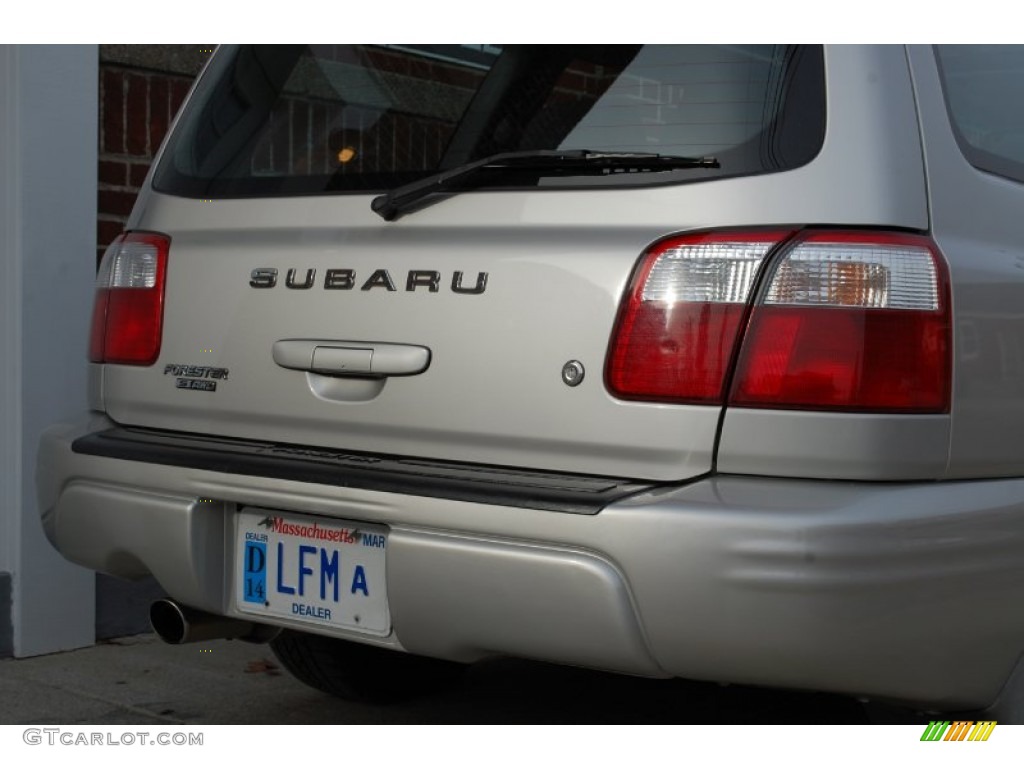 2001 Forester 2.5 S - Silverthorn Metallic / Gray photo #32