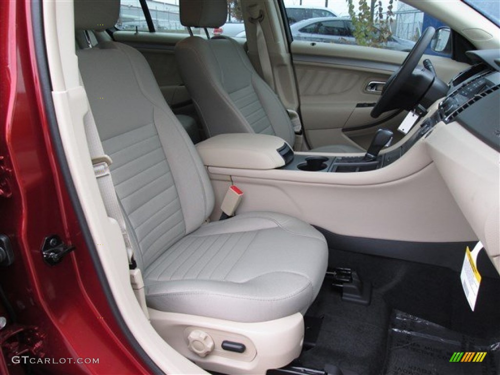 2014 Ford Taurus SE Front Seat Photo #88871100