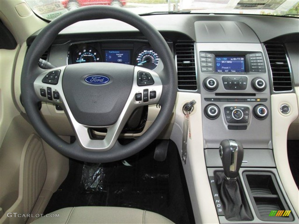 2014 Ford Taurus SE Dune Dashboard Photo #88871205