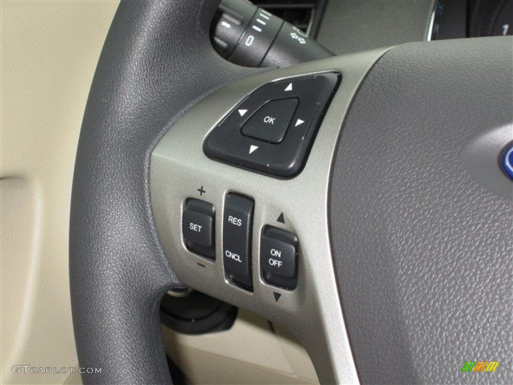 2014 Ford Taurus SE Controls Photo #88871226