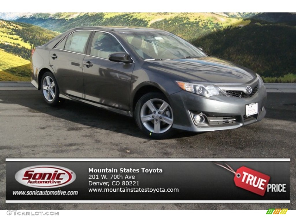 2014 Camry SE - Magnetic Gray Metallic / Black photo #1