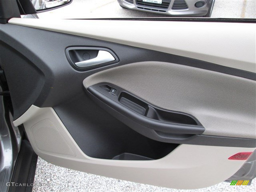 2014 Focus SE Sedan - Sterling Gray / Medium Light Stone photo #10