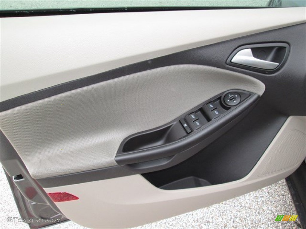 2014 Focus SE Sedan - Sterling Gray / Medium Light Stone photo #20