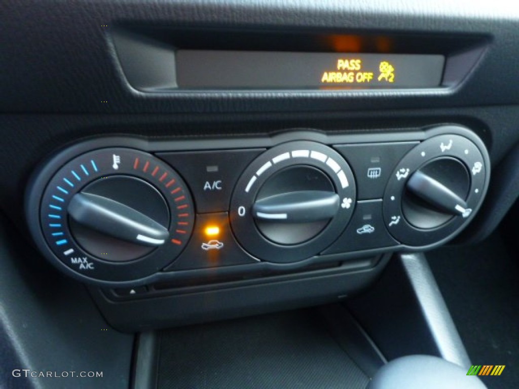 2014 Mazda MAZDA3 i Sport 5 Door Controls Photo #88875702