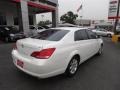Blizzard White Pearl - Avalon XL Photo No. 7