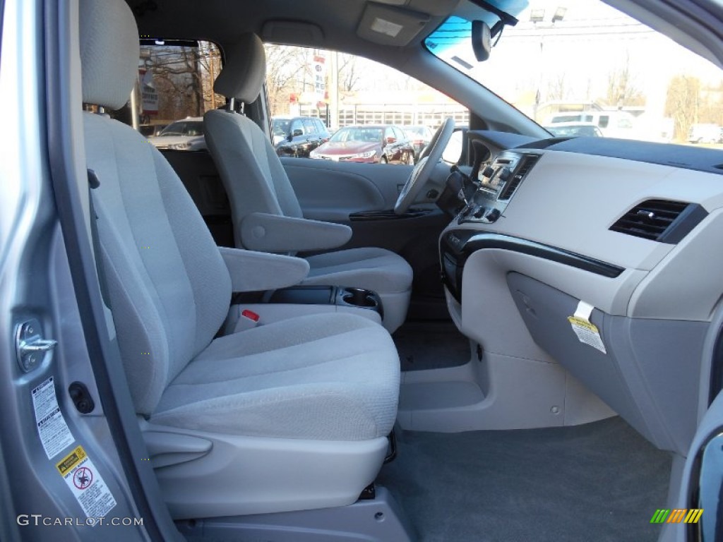 2011 Sienna LE AWD - Predawn Gray Mica / Light Gray photo #21