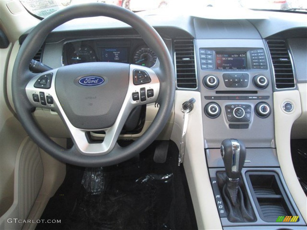 2014 Ford Taurus SE Dune Dashboard Photo #88888252