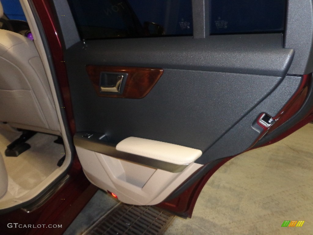 2011 GLK 350 4Matic - Barolo Red Metallic / Almond/Black photo #19