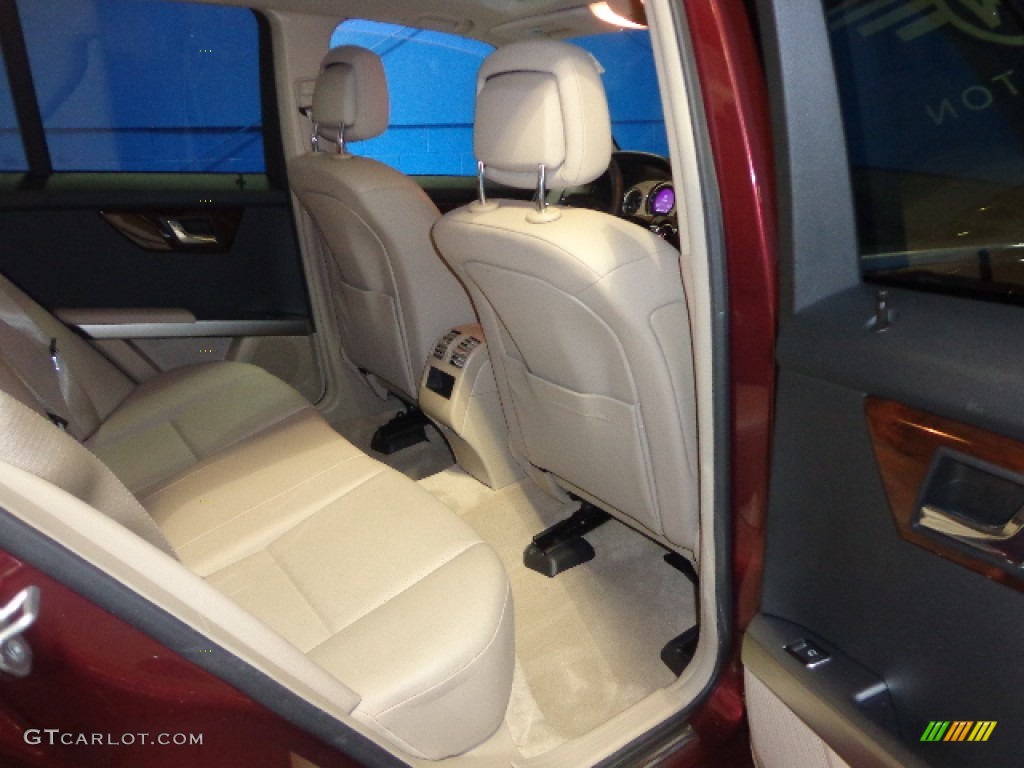 2011 GLK 350 4Matic - Barolo Red Metallic / Almond/Black photo #20