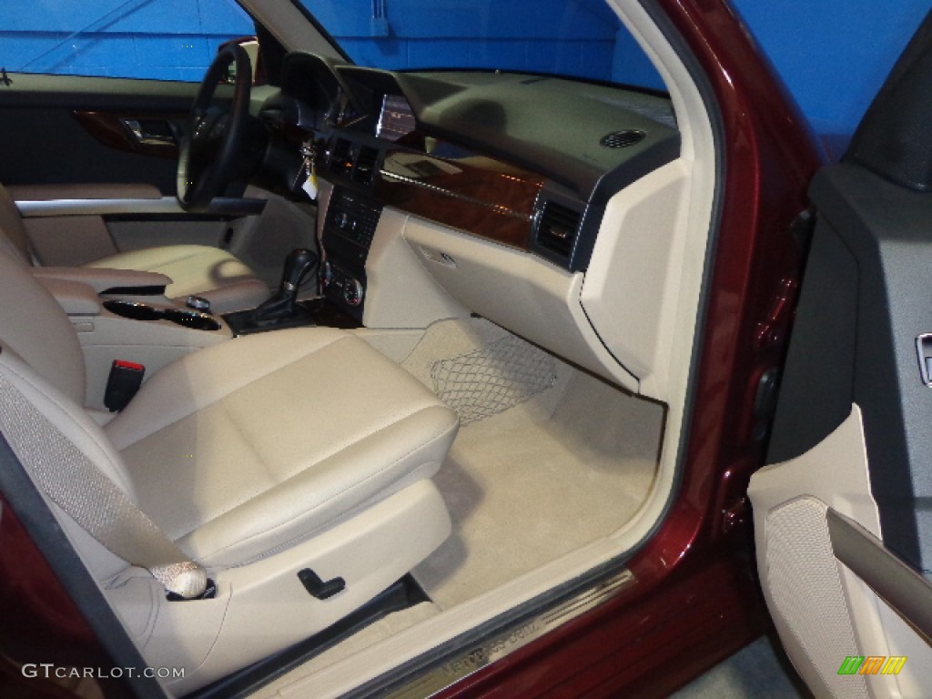 2011 GLK 350 4Matic - Barolo Red Metallic / Almond/Black photo #23