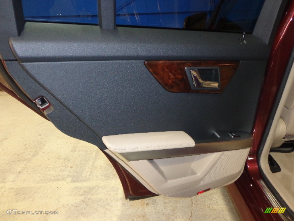 2011 GLK 350 4Matic - Barolo Red Metallic / Almond/Black photo #28