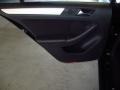 Black - Jetta SE Sedan Photo No. 11