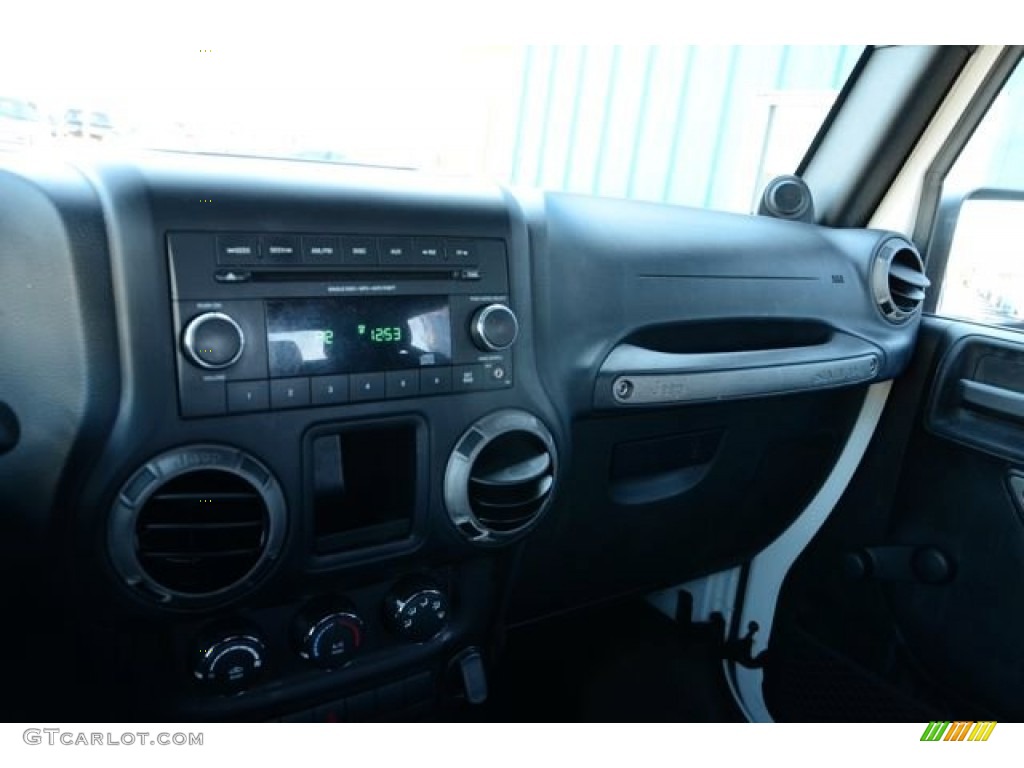 2012 Wrangler Sport 4x4 - Bright White / Black photo #22