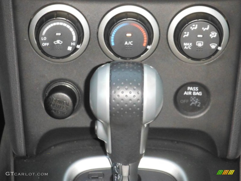 2011 Rogue SV AWD - Silver Ice Metallic / Black photo #24