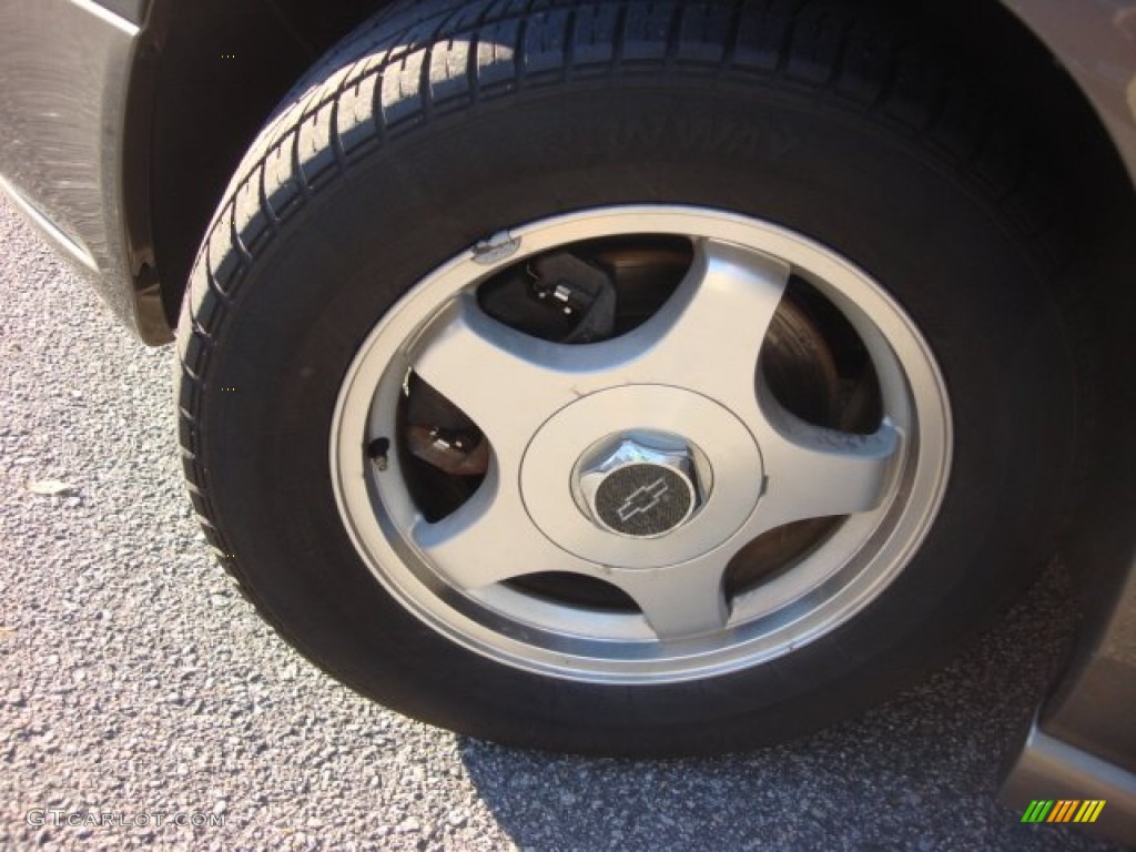 2002 Impala LS - Sandrift Metallic / Neutral photo #22