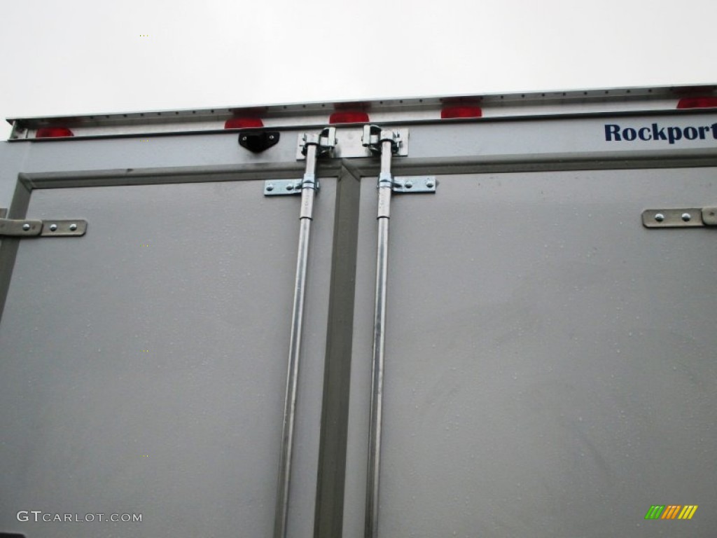 2014 Savana Cutaway 3500 Commercial Moving Truck - Summit White / Medium Pewter photo #19