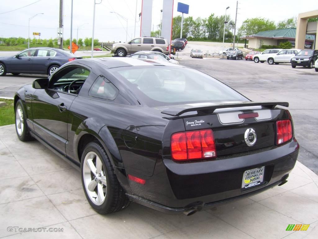 2006 Mustang GT Premium Coupe - Black / Dark Charcoal photo #3