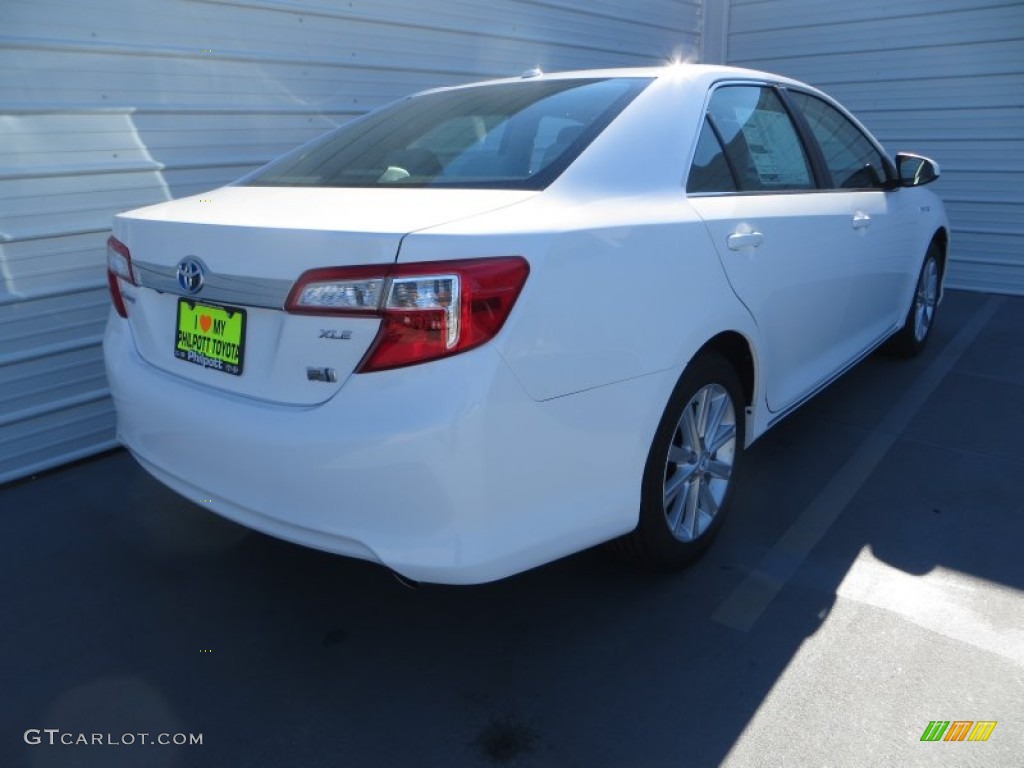 2014 Camry Hybrid XLE - Super White / Ash photo #4