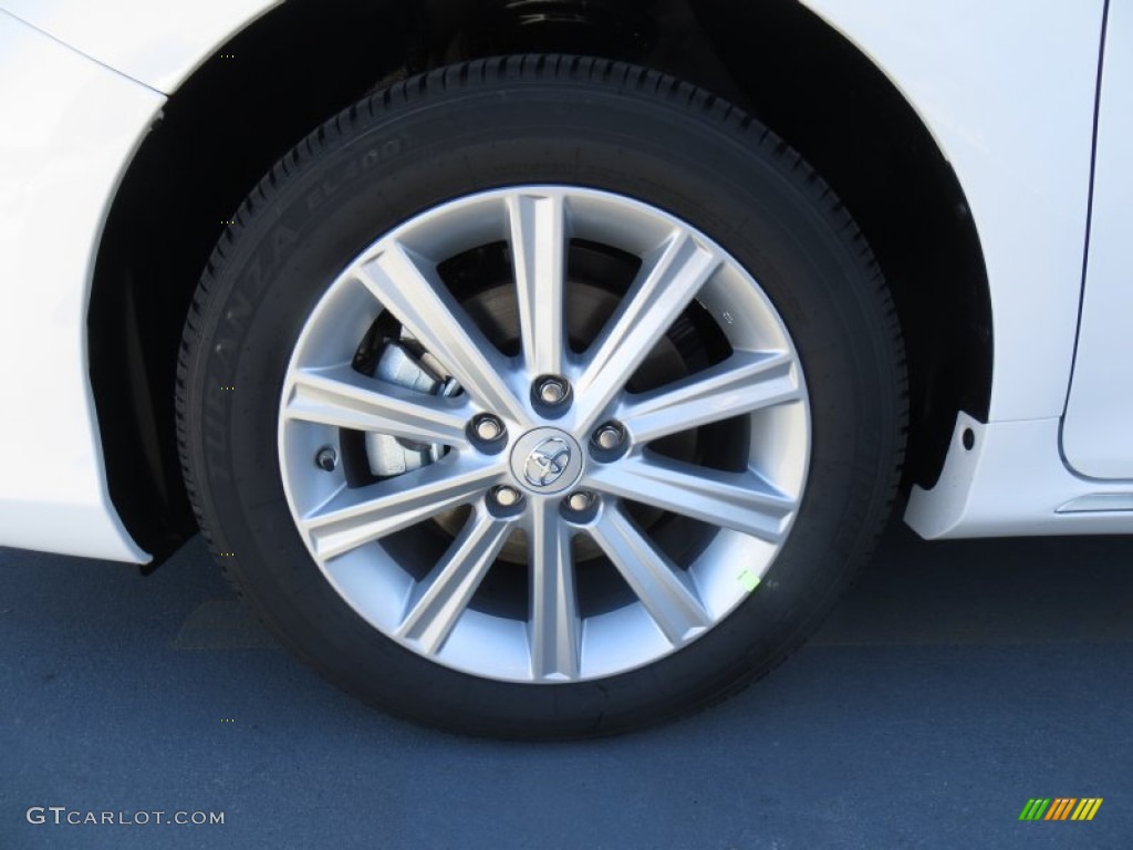 2014 Camry Hybrid XLE - Super White / Ash photo #12