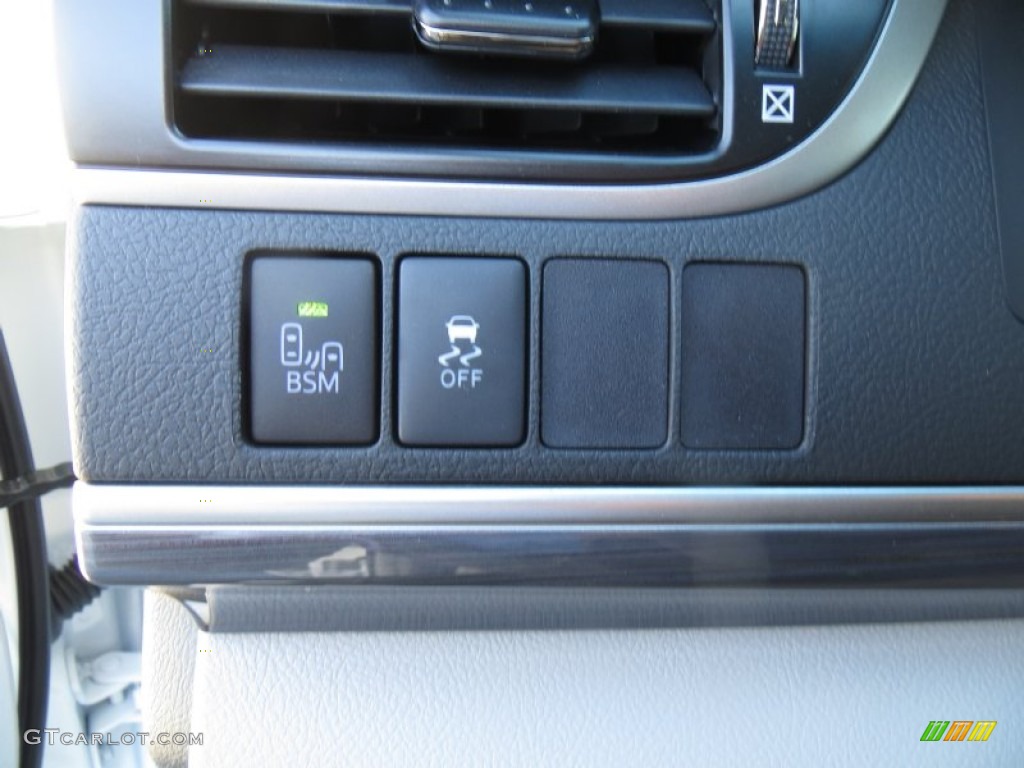 2014 Camry Hybrid XLE - Super White / Ash photo #37