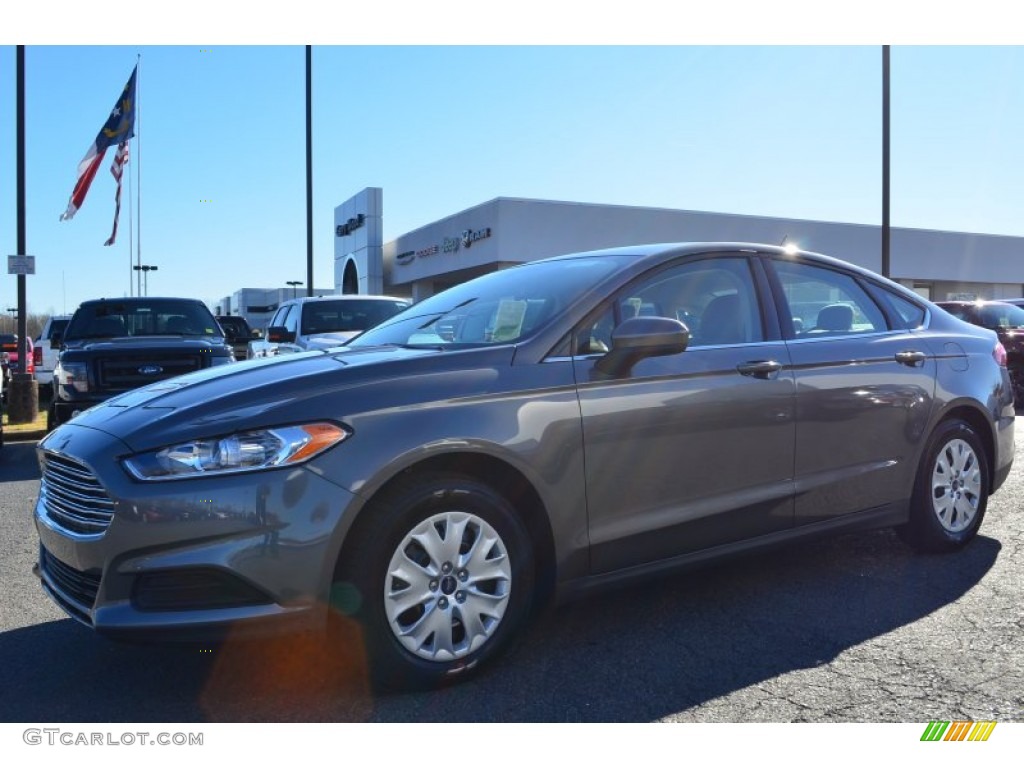 2014 Fusion S - Sterling Gray / Earth Gray photo #3