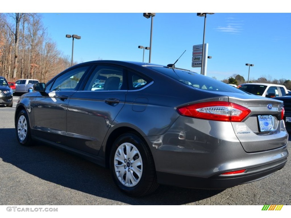 2014 Fusion S - Sterling Gray / Earth Gray photo #24