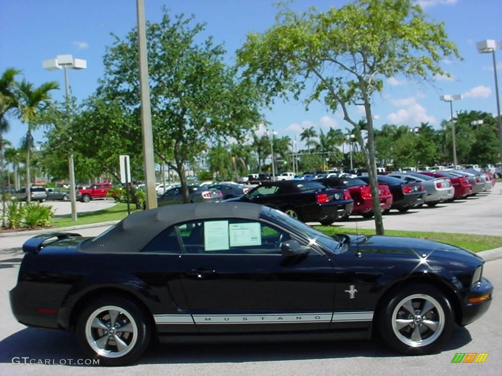 2006 Mustang V6 Premium Convertible - Black / Dark Charcoal photo #2