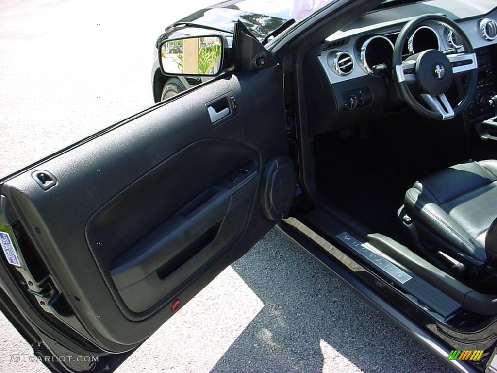 2006 Mustang V6 Premium Convertible - Black / Dark Charcoal photo #9