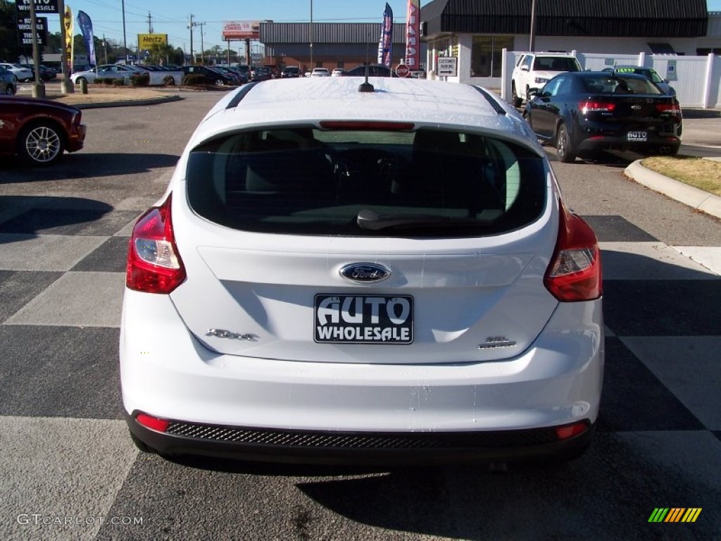 2012 Focus SEL 5-Door - Oxford White / Stone photo #4