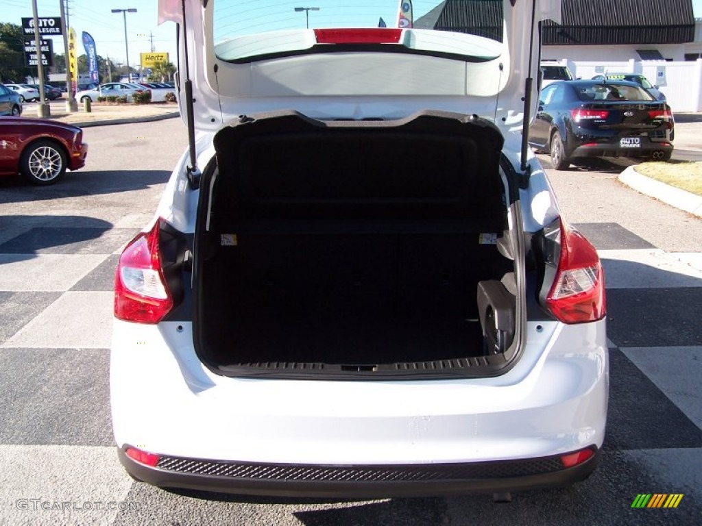 2012 Focus SEL 5-Door - Oxford White / Stone photo #5