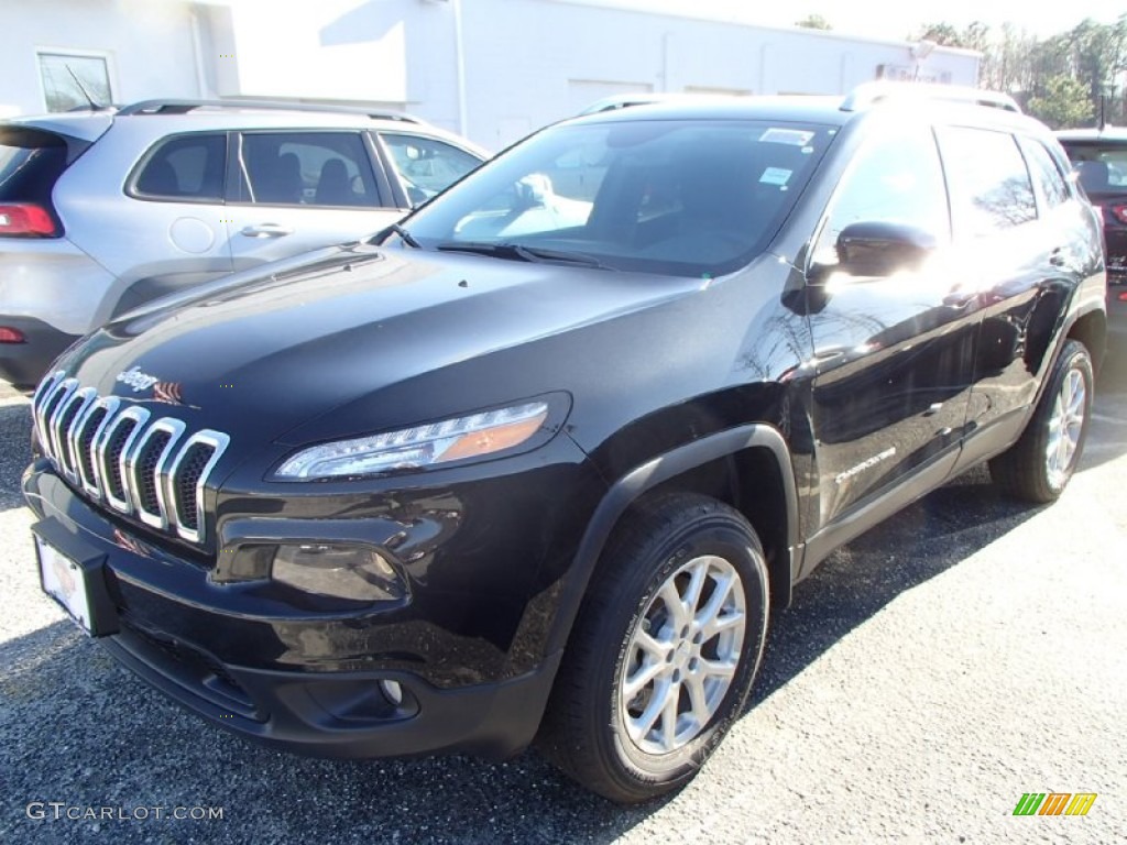 2014 Cherokee Latitude 4x4 - Brilliant Black Crystal Pearl / Iceland - Black/Iceland Gray photo #1