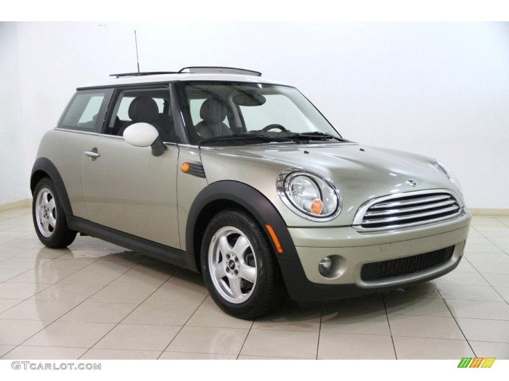 2010 Cooper Hardtop - Sparkling Silver Metallic / Punch Carbon Black Leather photo #1