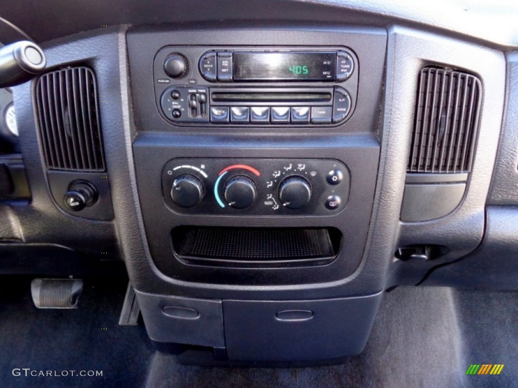 2003 Ram 1500 SLT Quad Cab - Black / Dark Slate Gray photo #17