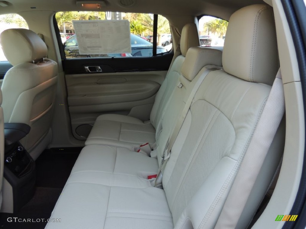 2014 Lincoln MKT FWD Rear Seat Photo #88921586