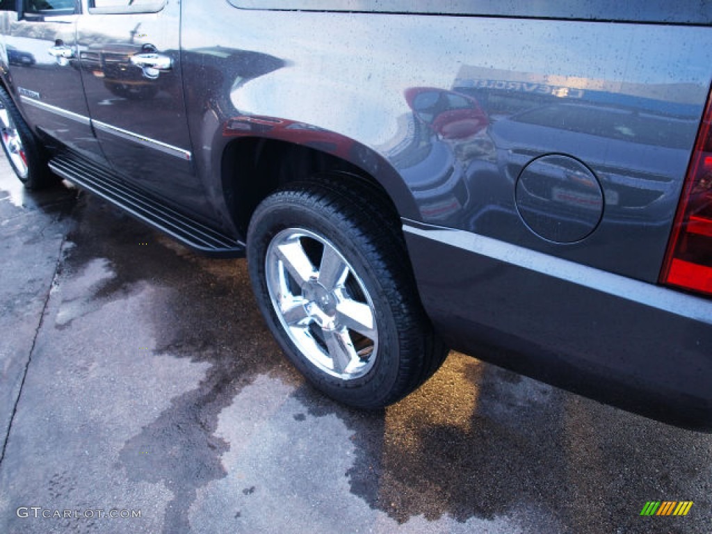 2011 Suburban LTZ 4x4 - Taupe Gray Metallic / Ebony photo #4