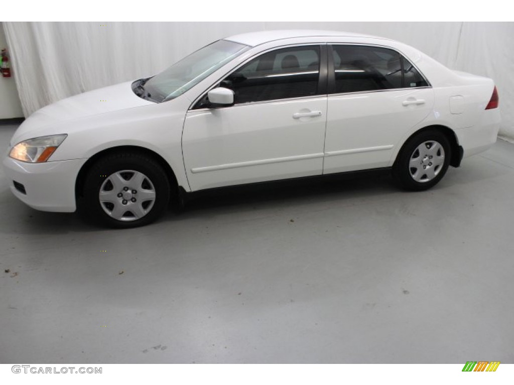 2007 Accord LX Sedan - Taffeta White / Ivory photo #4