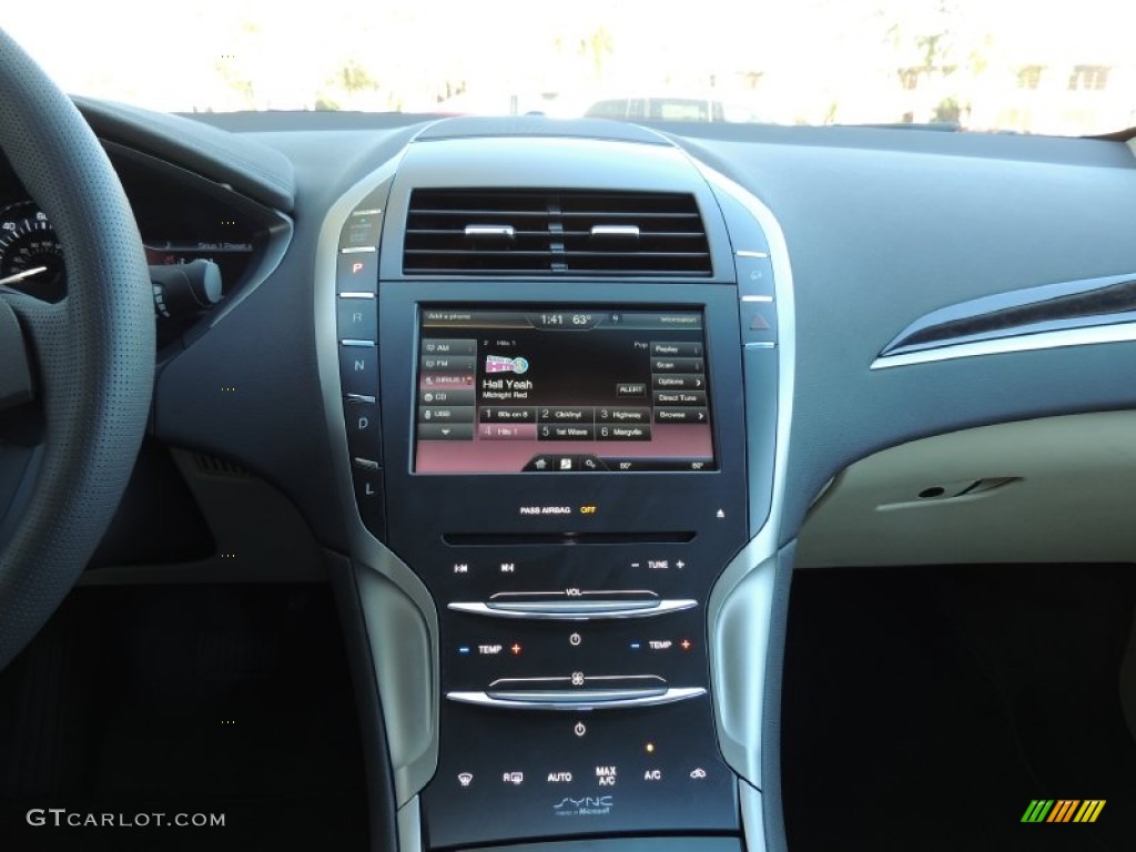 2014 Lincoln MKZ Hybrid Controls Photo #88923232