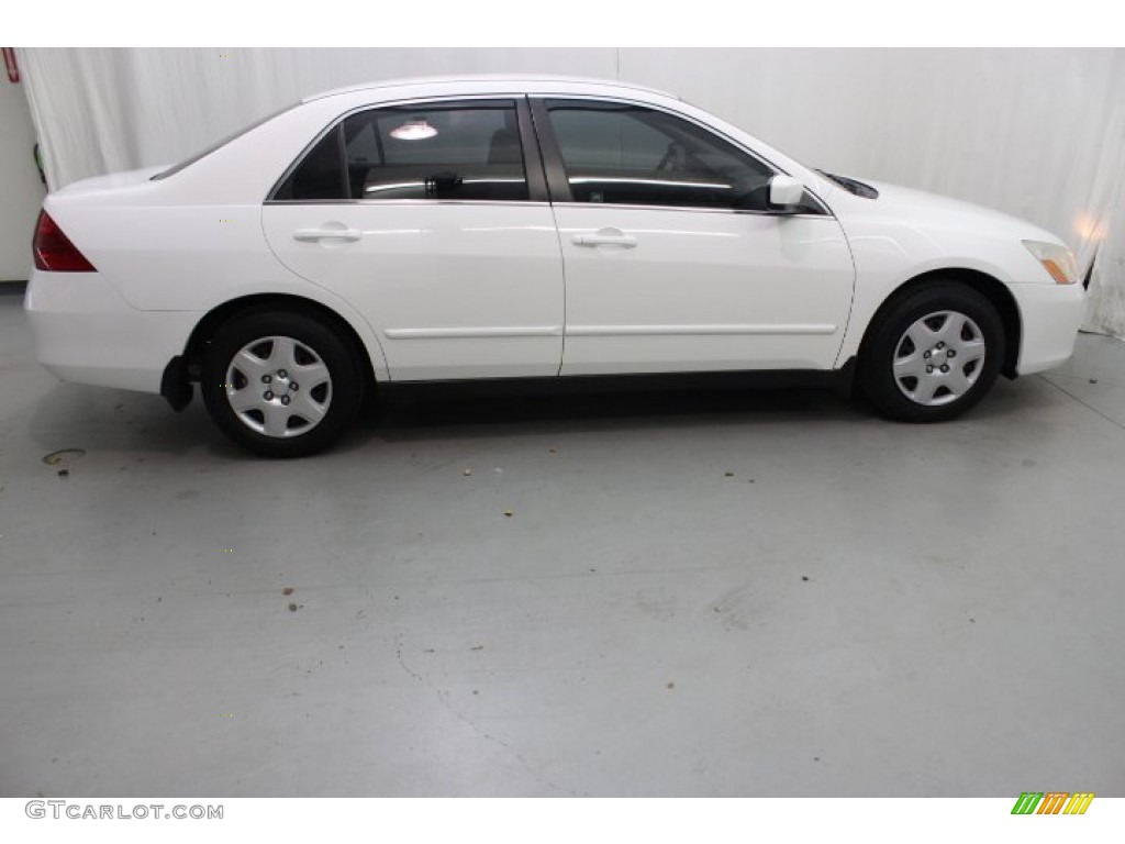 2007 Accord LX Sedan - Taffeta White / Ivory photo #7