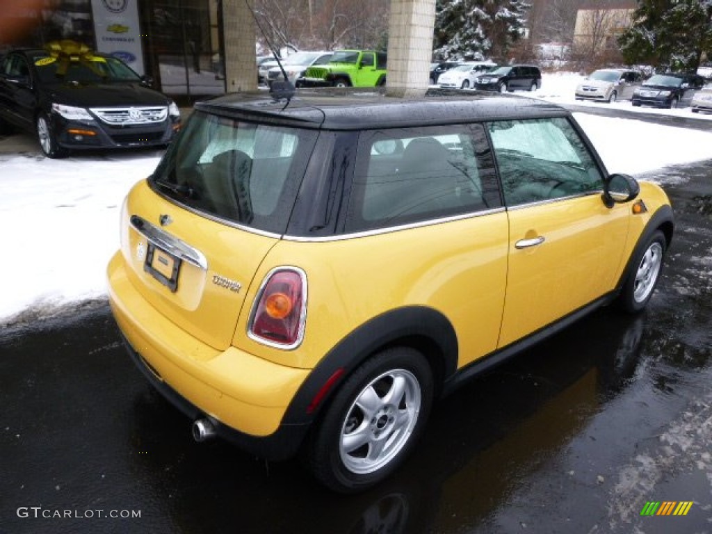 2008 Cooper Hardtop - Mellow Yellow / Grey/Black photo #8