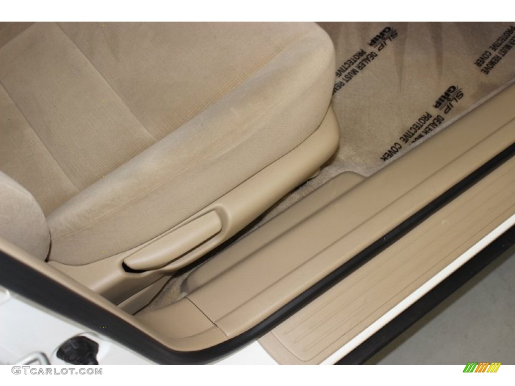 2007 Accord LX Sedan - Taffeta White / Ivory photo #37