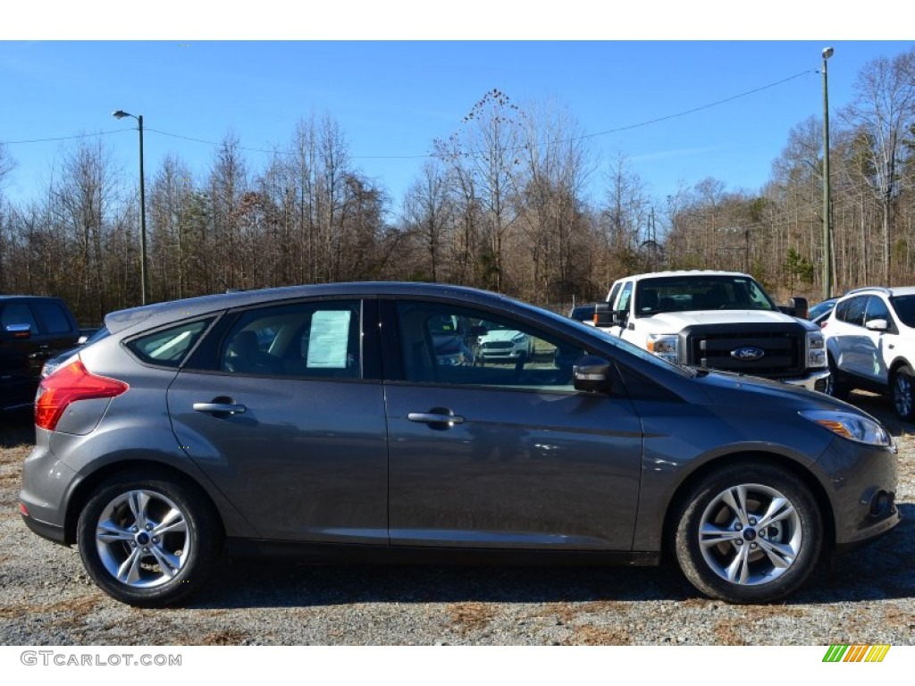 2014 Focus SE Hatchback - Sterling Gray / Medium Light Stone photo #2