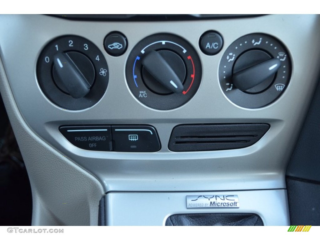 2014 Focus SE Hatchback - Sterling Gray / Medium Light Stone photo #15