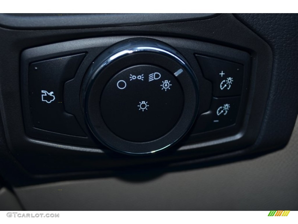 2014 Focus SE Hatchback - Sterling Gray / Medium Light Stone photo #22
