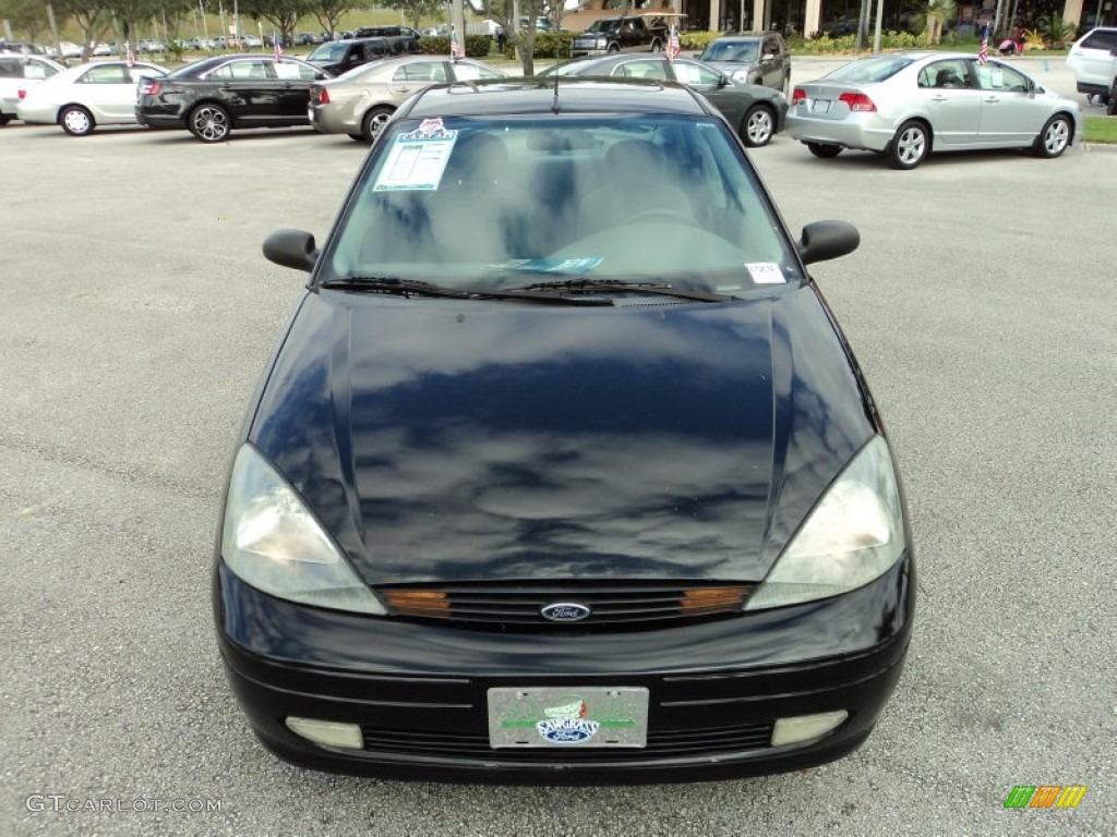 2004 Focus ZTS Sedan - Pitch Black / Medium Graphite photo #15