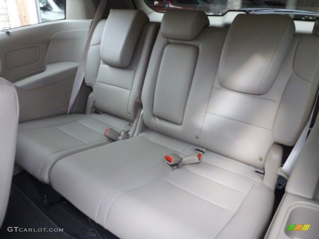 2014 Honda Odyssey Touring Rear Seat Photos